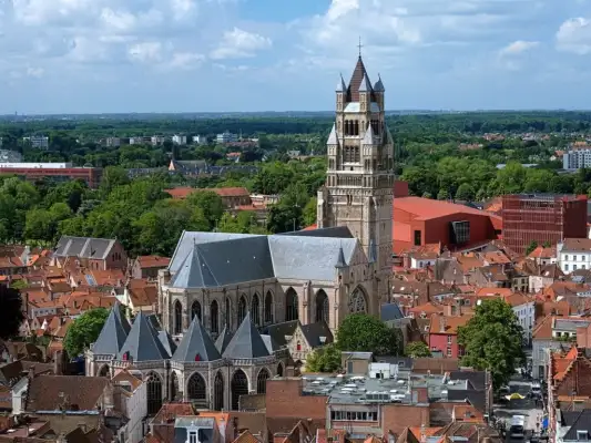 Prachtige steden als Brugge zijn een bezoek waard
