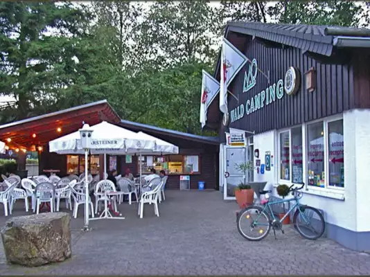 De receptie en Imbiß op de camping De receptie en Imbiß op de camping