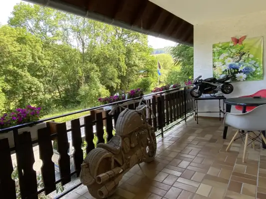 Het balkon bij de ontbijtruimte Het balkon bij de ontbijtruimte