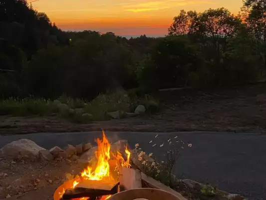 Kampvuur bij Motorcamping LEF