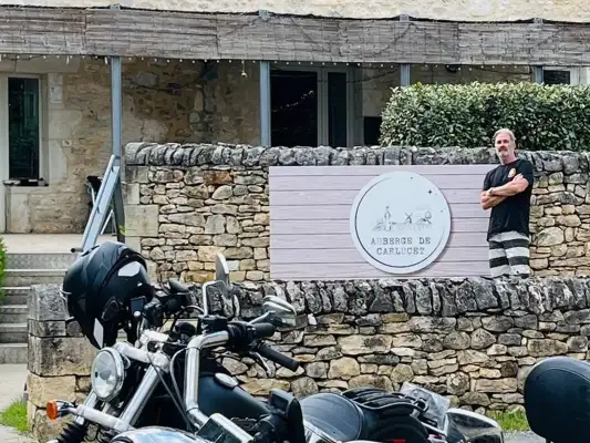 Motorrijders welkom bij Auberge de Carlucet Motorrijders welkom bij Auberge de Carlucet