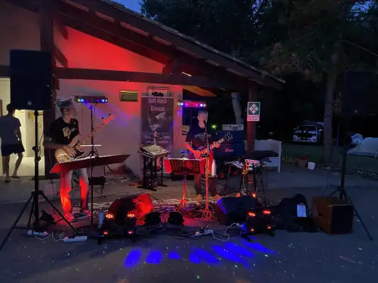 Live muziek bij Le Camping Moto Live muziek bij Le Camping Moto
