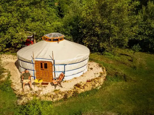 Ingerichte Yurt tenten zijn te huur