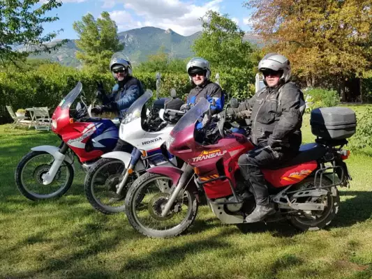 Motorrijders bij Les Glycines Motorrijders bij Les Glycines