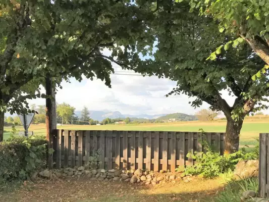 Prachtig zicht op de bergen vanuit Les Glycines Prachtig zicht op de bergen vanuit Les Glycines