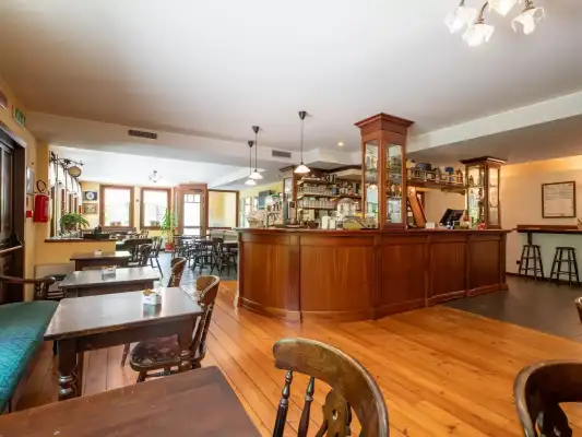 De bar van het hotel De bar van het hotel