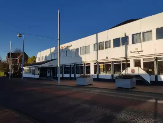 De entree van het City Hotel Winschoten