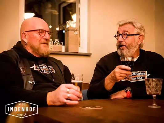 Bezoekers bij In den Hof
