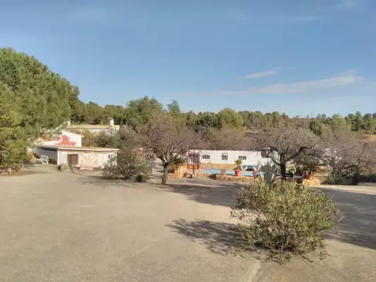 Het terrein van Bikerfarm Chiva