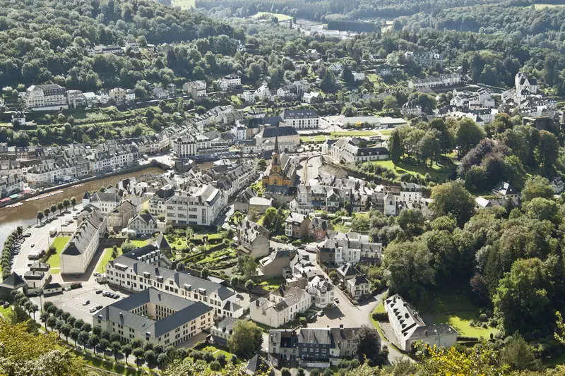 België